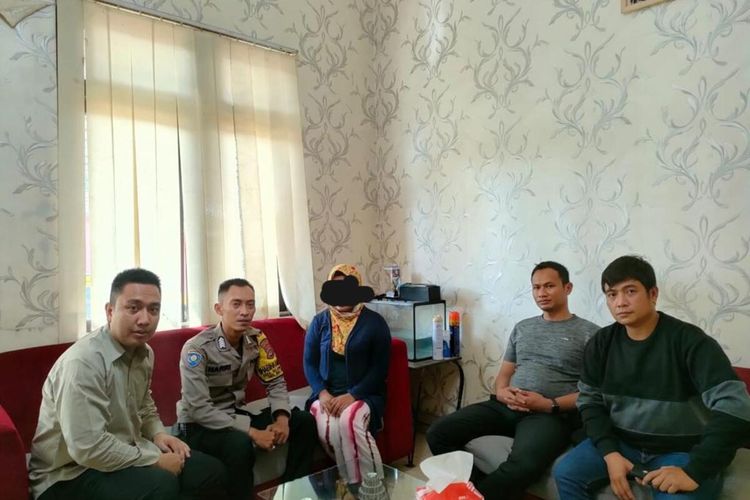 欠债无力偿还 妻携儿假装遭绑架 勒索夫逾万赎金