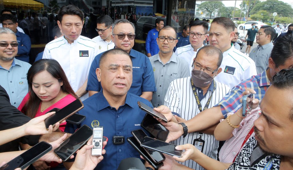 沙拉尼：施舍不是非得要在大选期间进行的