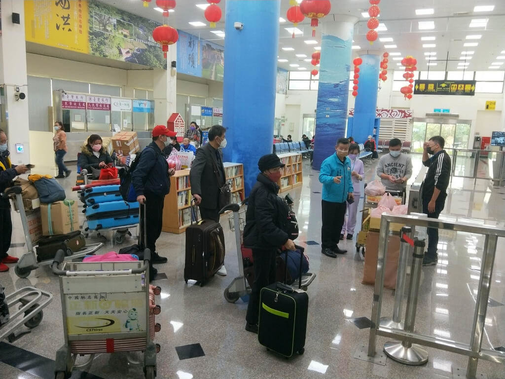 浓雾笼罩金门 小三通专案航班大乱