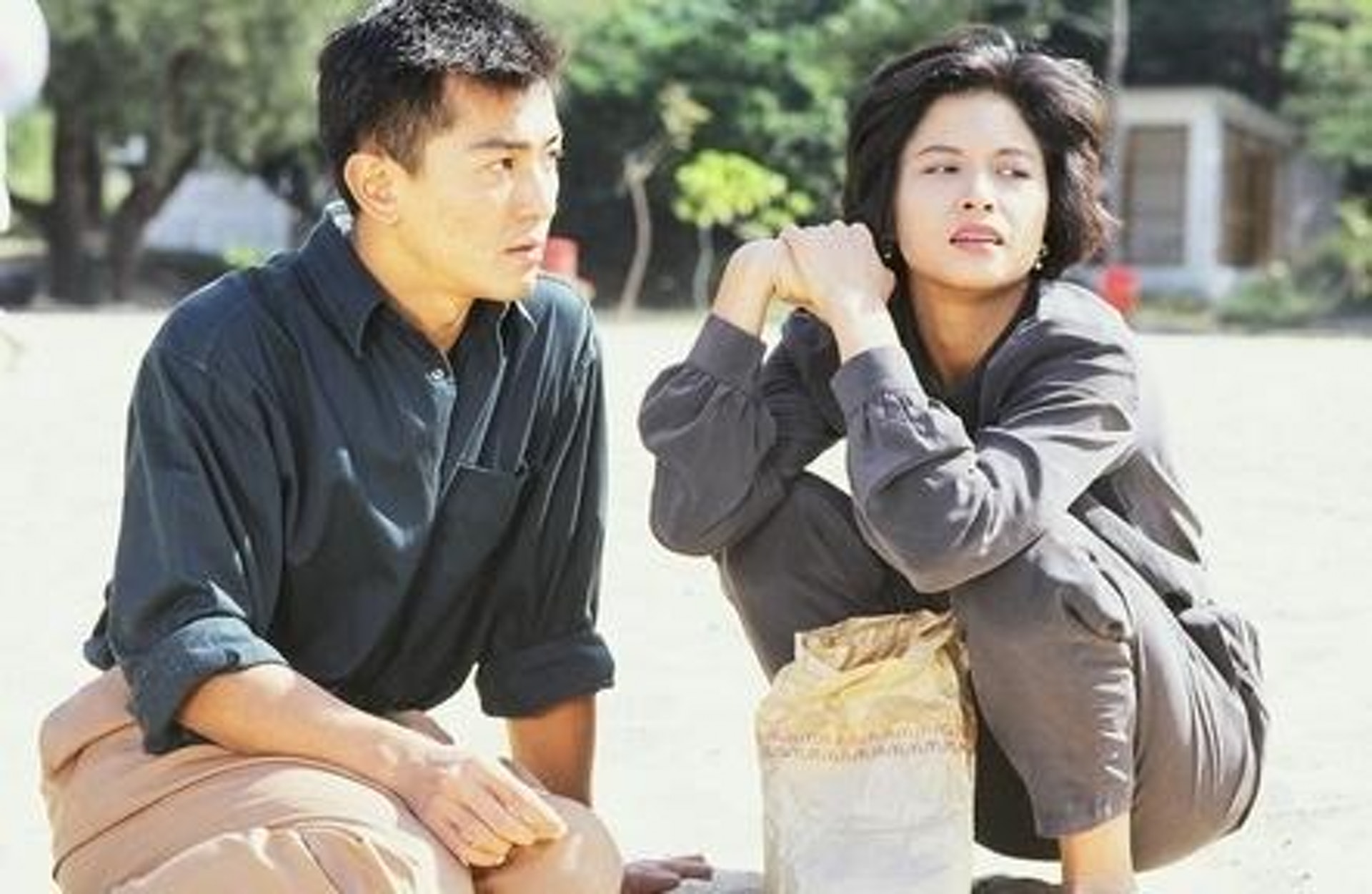 淡妆现身艺人聚会 57岁邵美琪明艳照人