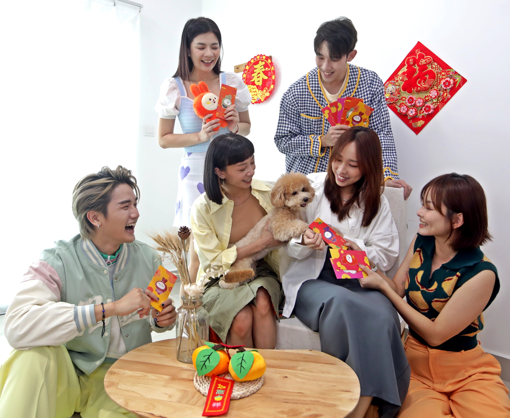   潘毖伶|大头Aki|赖铭权|温杨|  衣拍即合玩转撞色混搭风