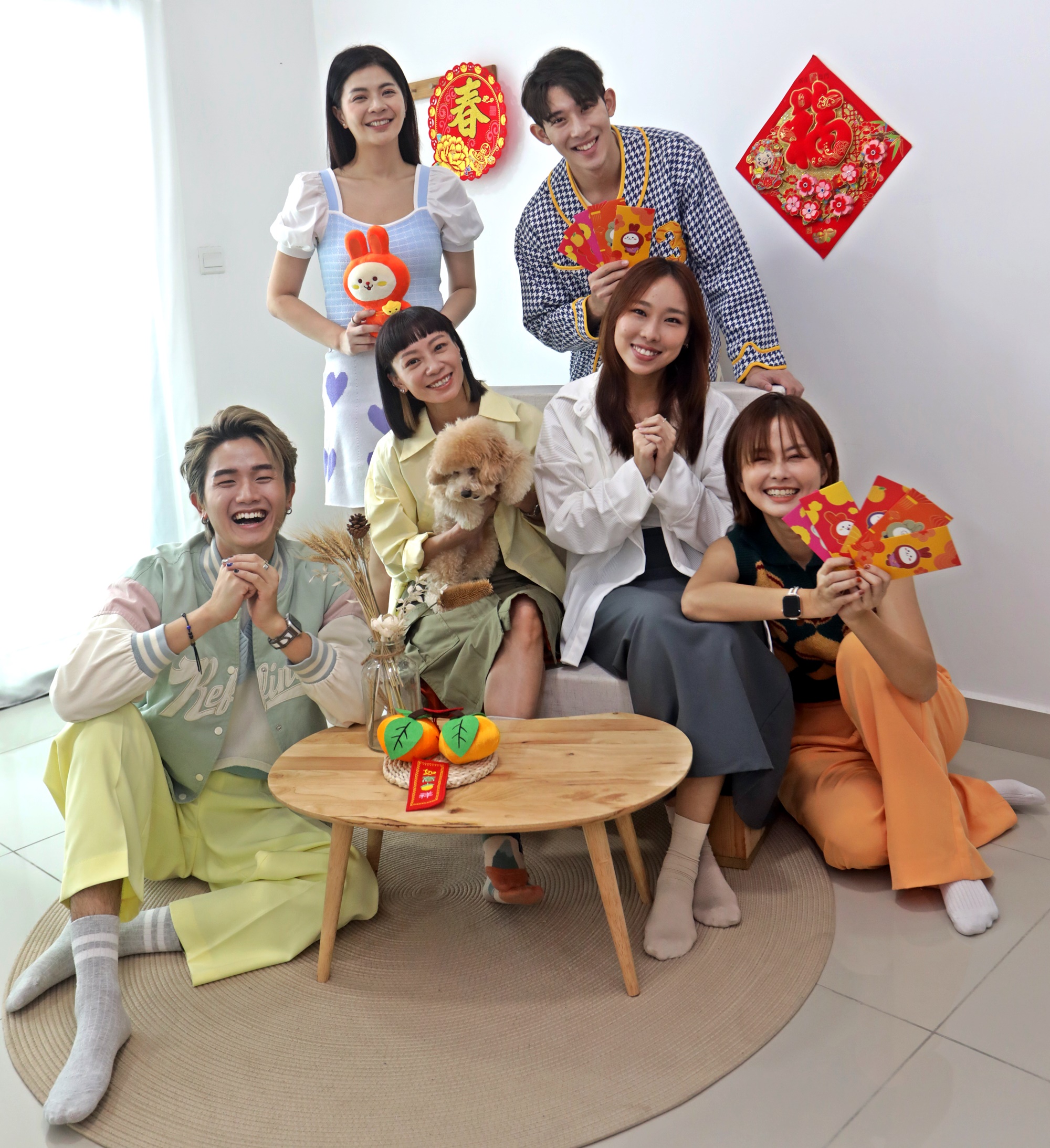 潘毖伶|大头Aki|赖铭权|温杨|  衣拍即合玩转撞色混搭风