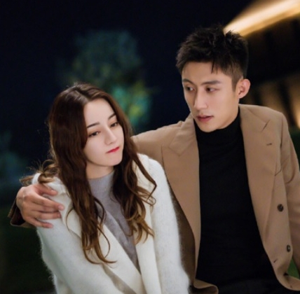  热巴疑怀孕养胎风波升级 腹肌照反击被泄是旧照