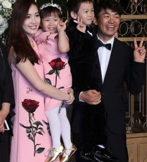 王宝强儿子非亲生? 侄女晒照留言掀热议