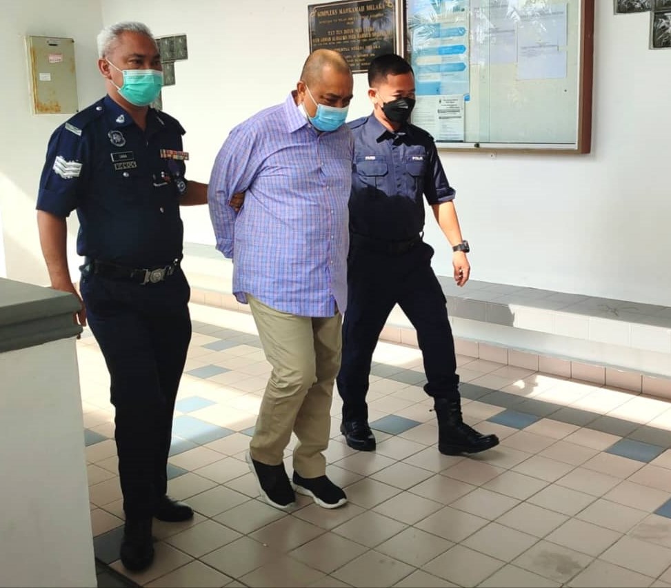 男子欺骗甲政要