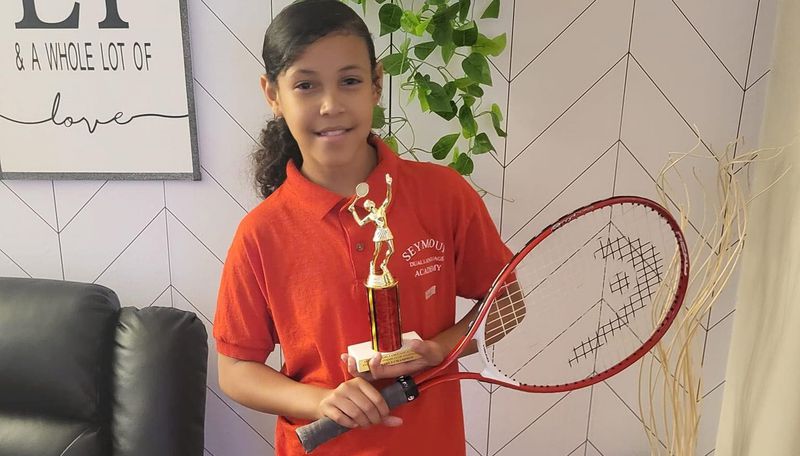 疑黑帮纠纷误中流弹 买牛奶女童中弹亡