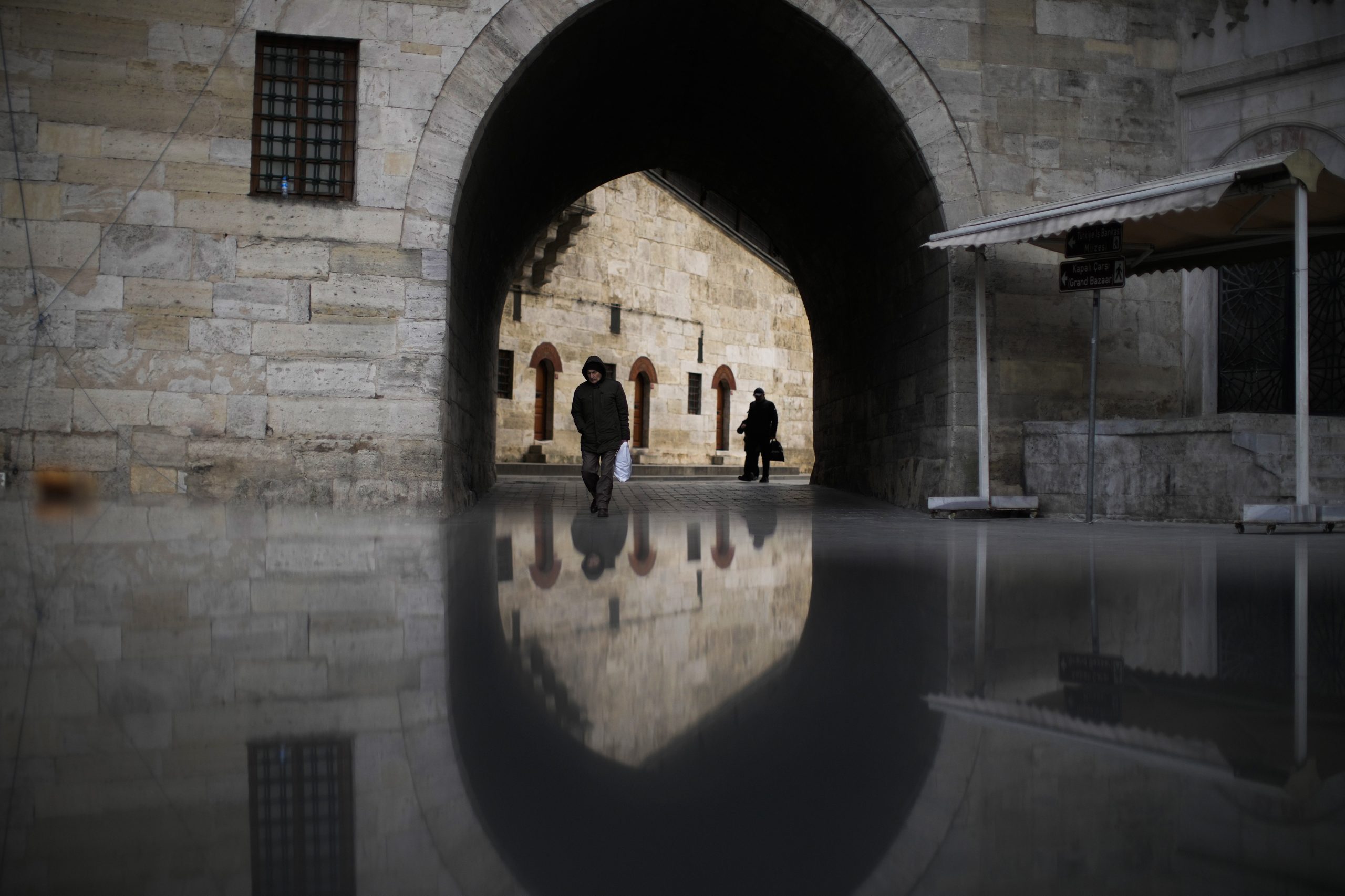 看世界/焚可兰经掀怒火 美示警土耳其西式场所恐攻风险