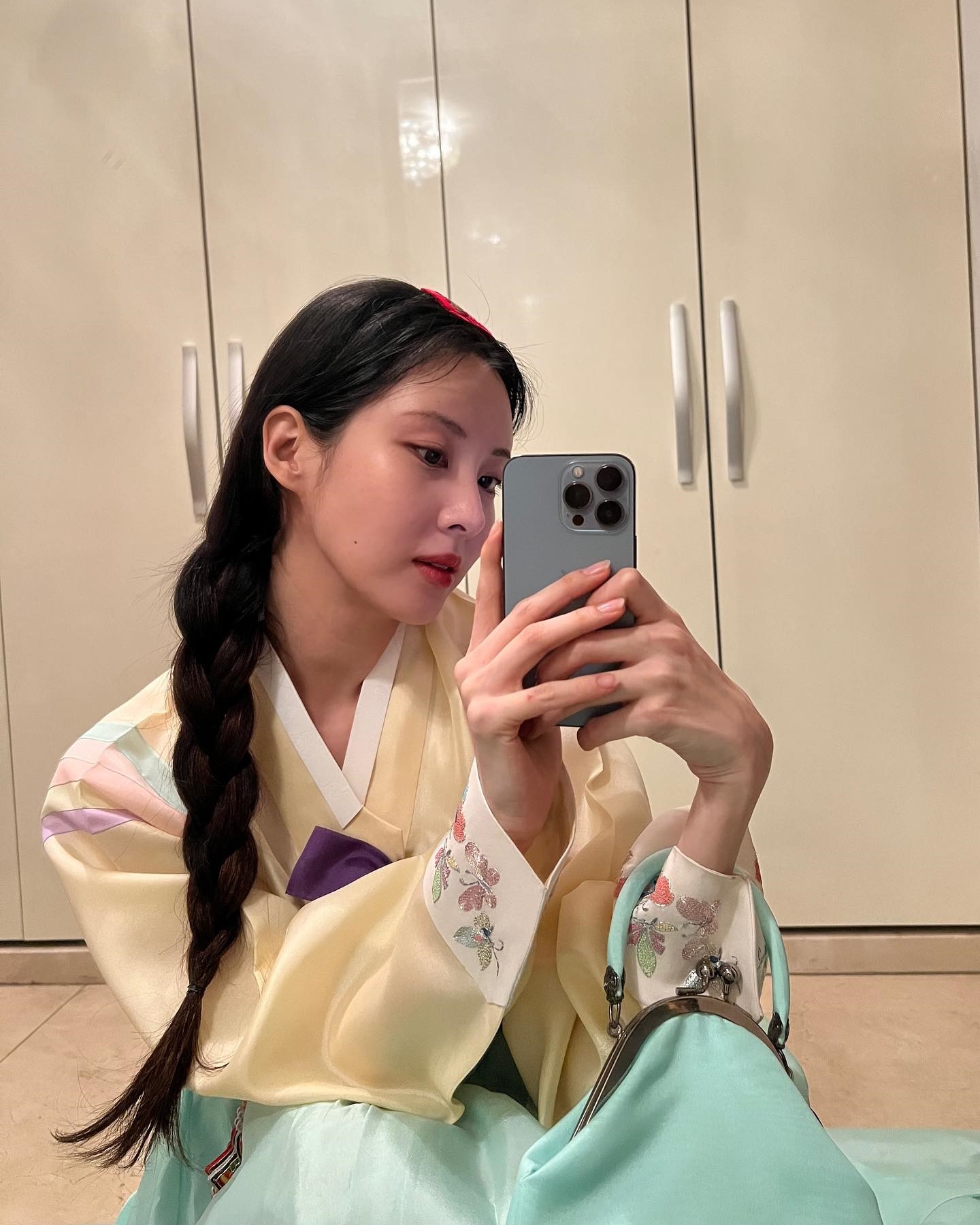 穿珍藏12年韩服拜年 徐玄1句话遭出征