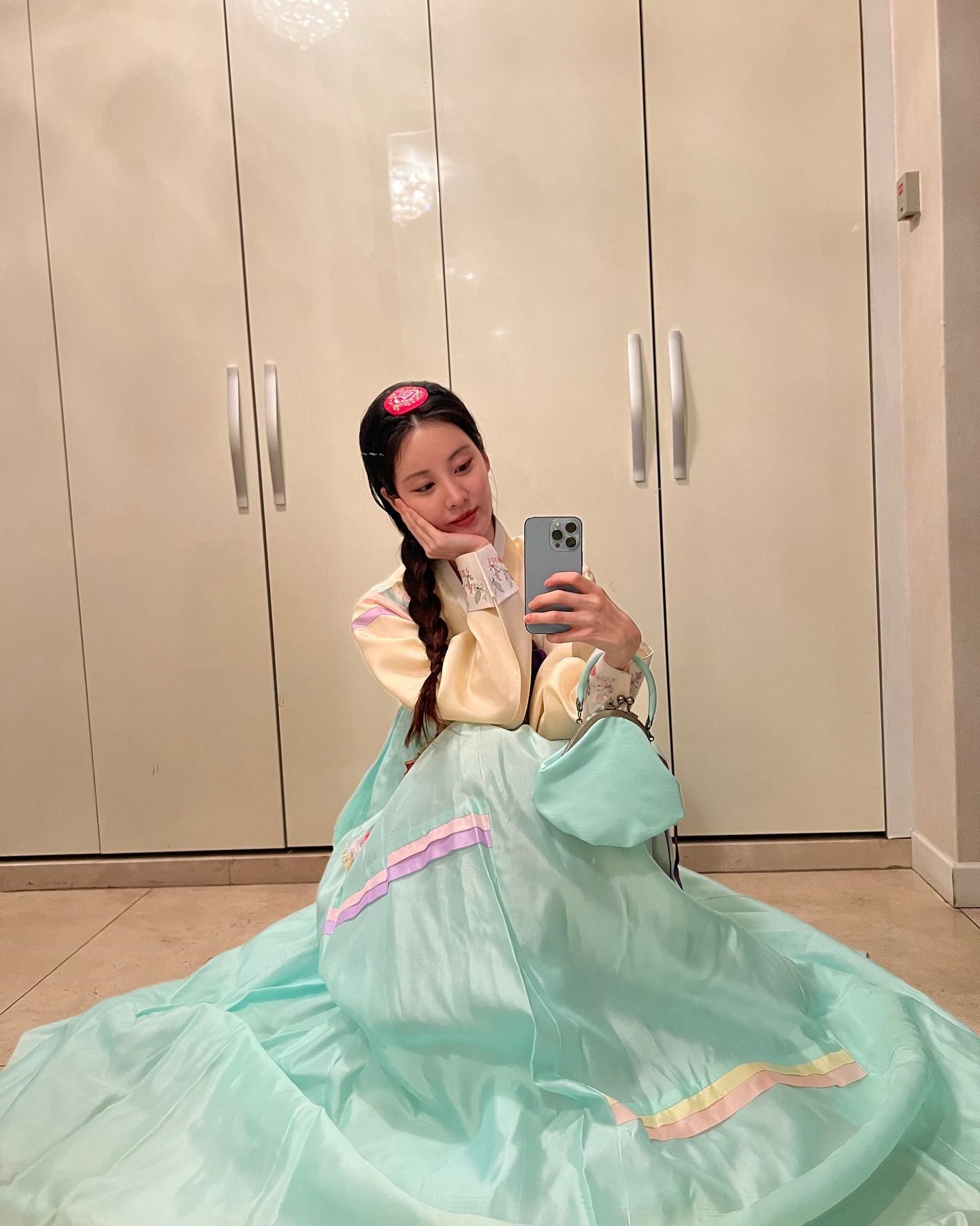 穿珍藏12年韩服拜年 徐玄1句话遭出征