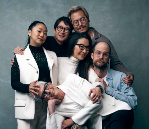 第95届奥斯卡|杨紫琼等4亚裔演员入围 《瞬息全宇宙》关家永抢最佳导演