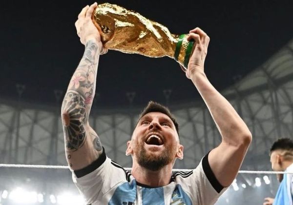 糗! IG史上最高赞照片「梅西举奖杯」竟是假的