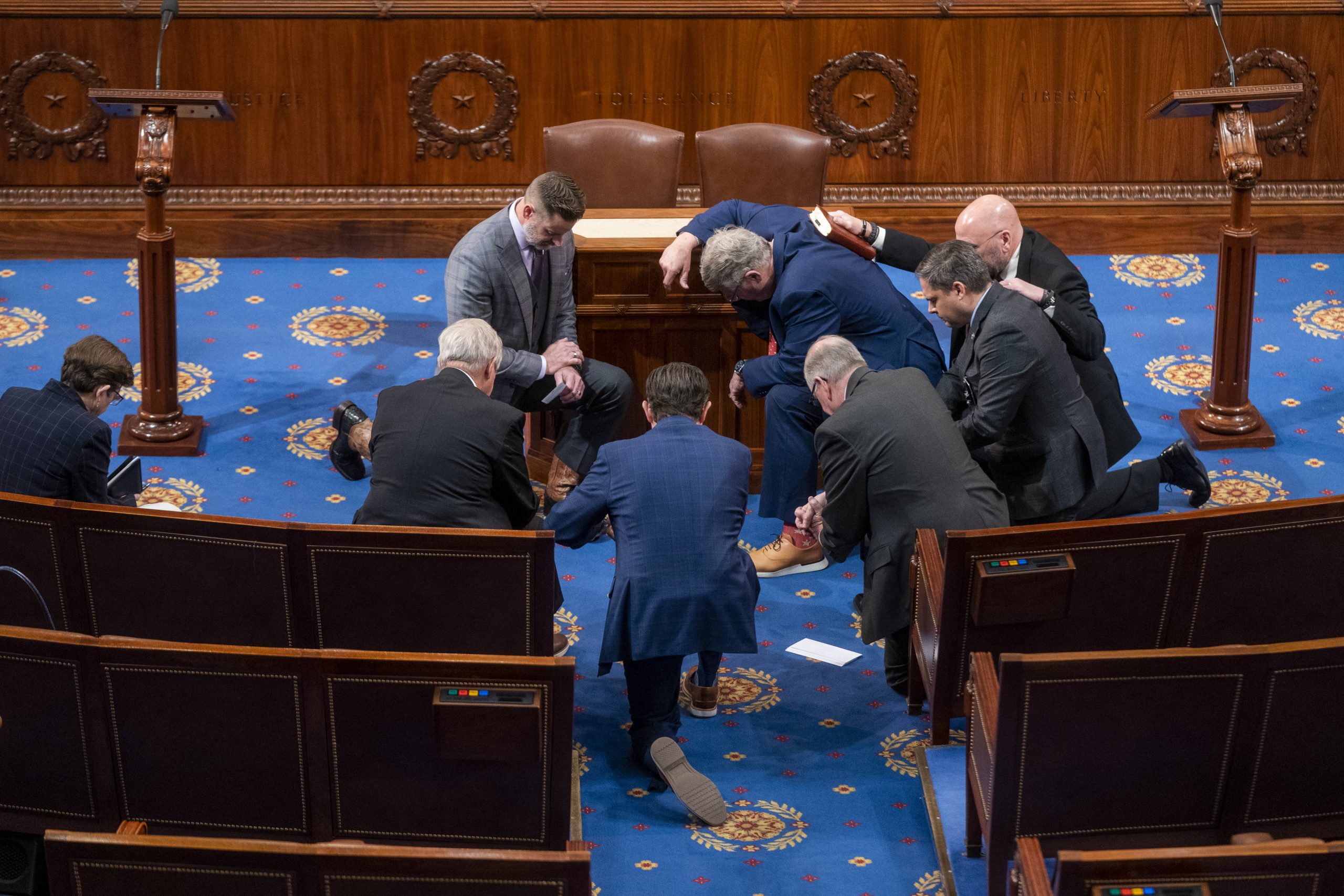 美国众议院议长经13轮投票 麦卡锡得票增但未过门槛