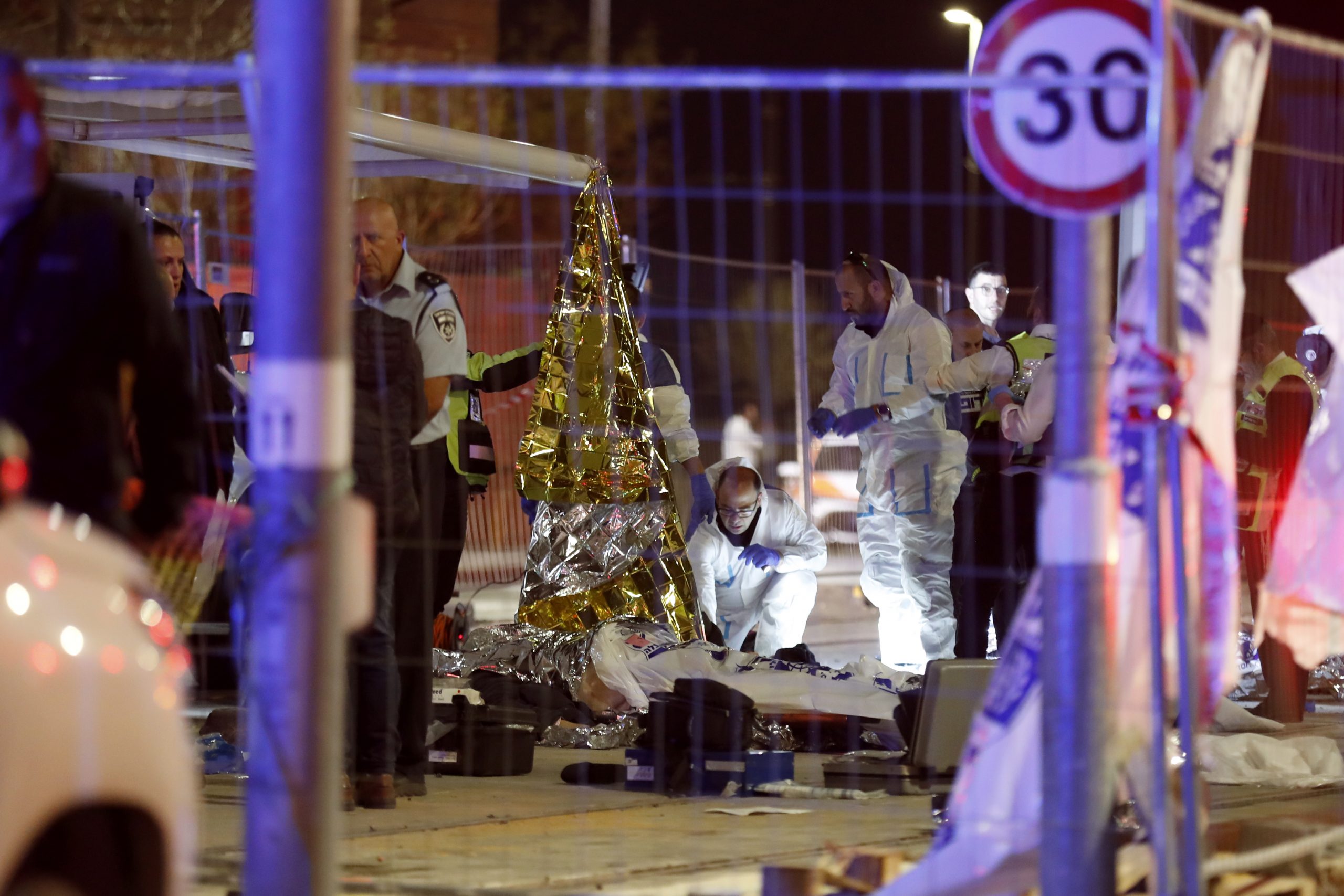 耶路撒冷犹太教堂枪击案酿7死3伤 美国强烈谴责