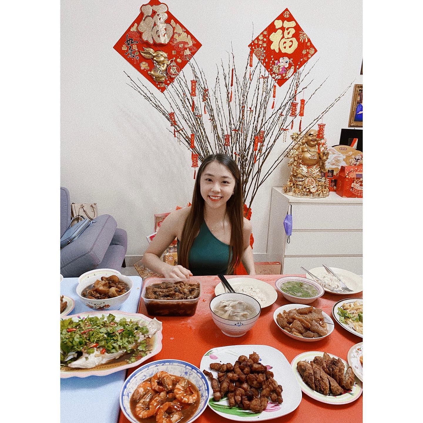 艾薇隔2年回乡过年 团圆爸妈被嫌太黏人