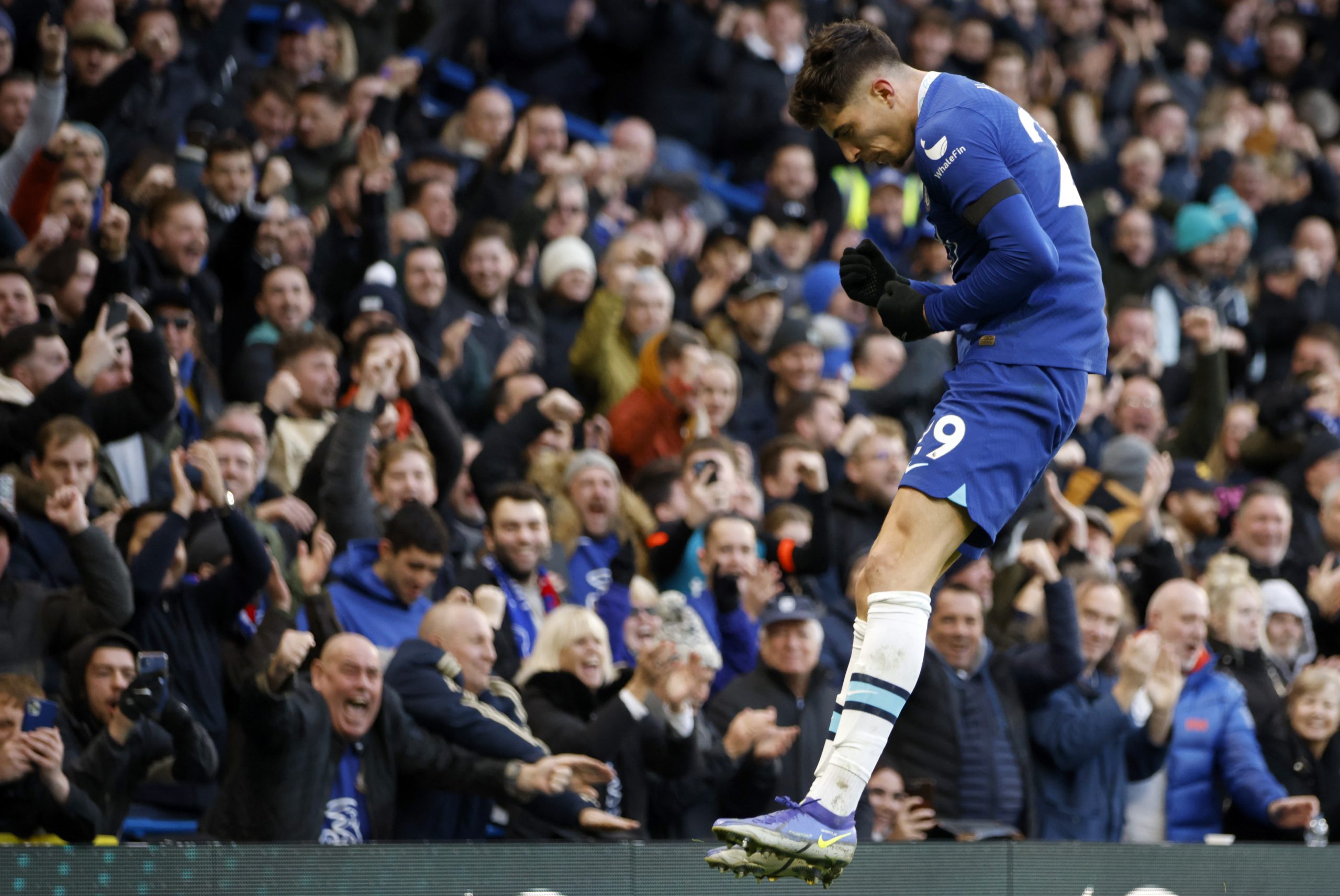 英超|近9季首次双杀热刺 枪手12轮不败强占榜首