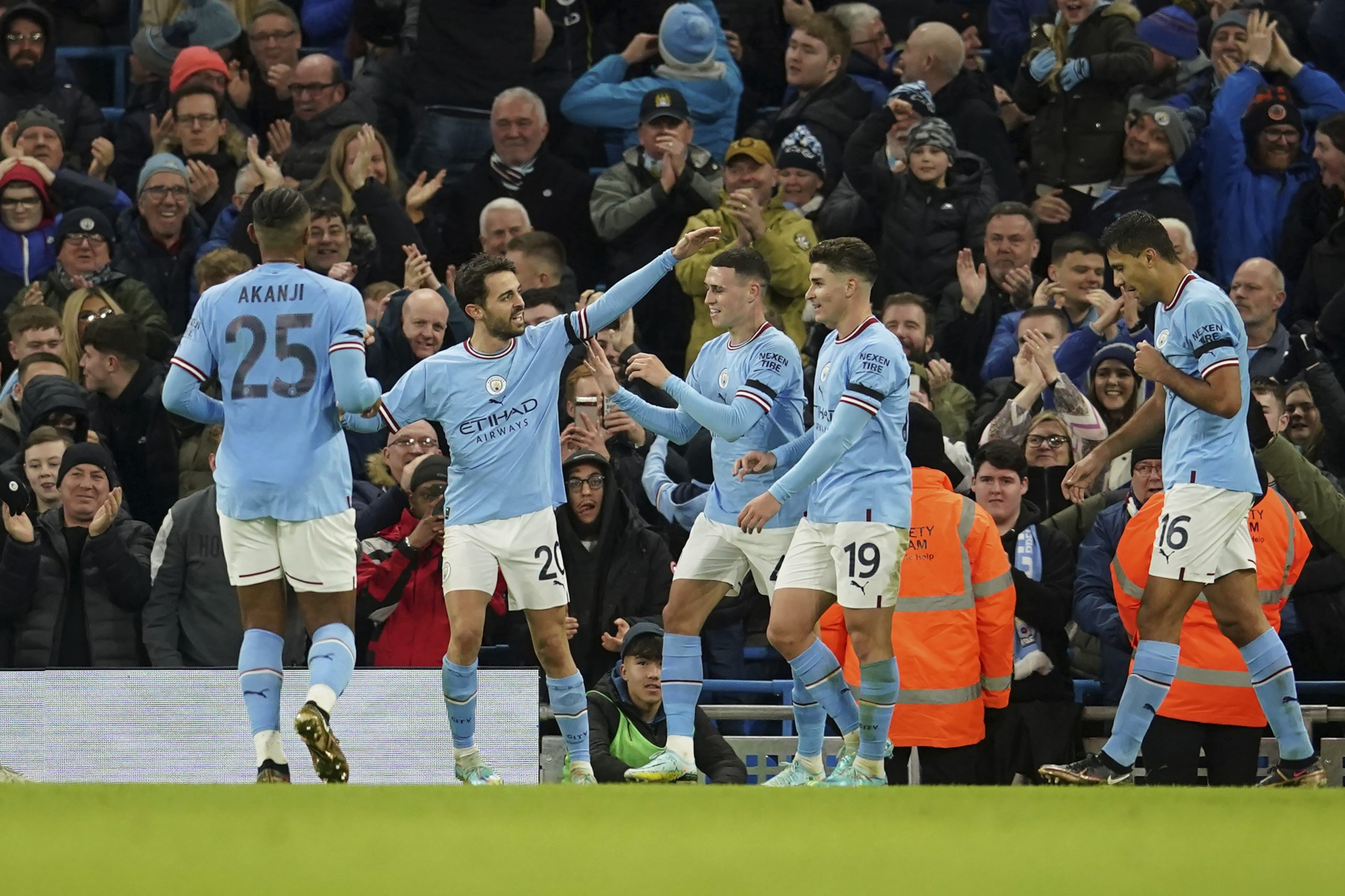 英足总杯|近5次交锋全胜且不失1球 曼市无愧蓝狮大克星