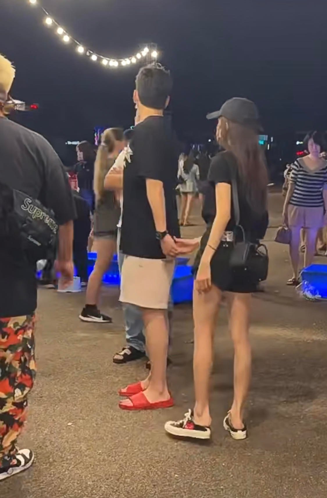 蔡卓宜悄带男友回马见家长 王大陆大马style逛夜市