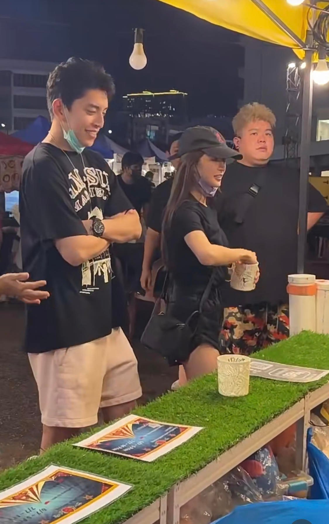 蔡卓宜悄带男友回马见家长 王大陆大马style逛夜市