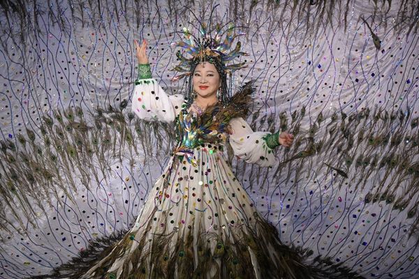 被亏把初恋唱成失恋 白冰冰回呛酸民