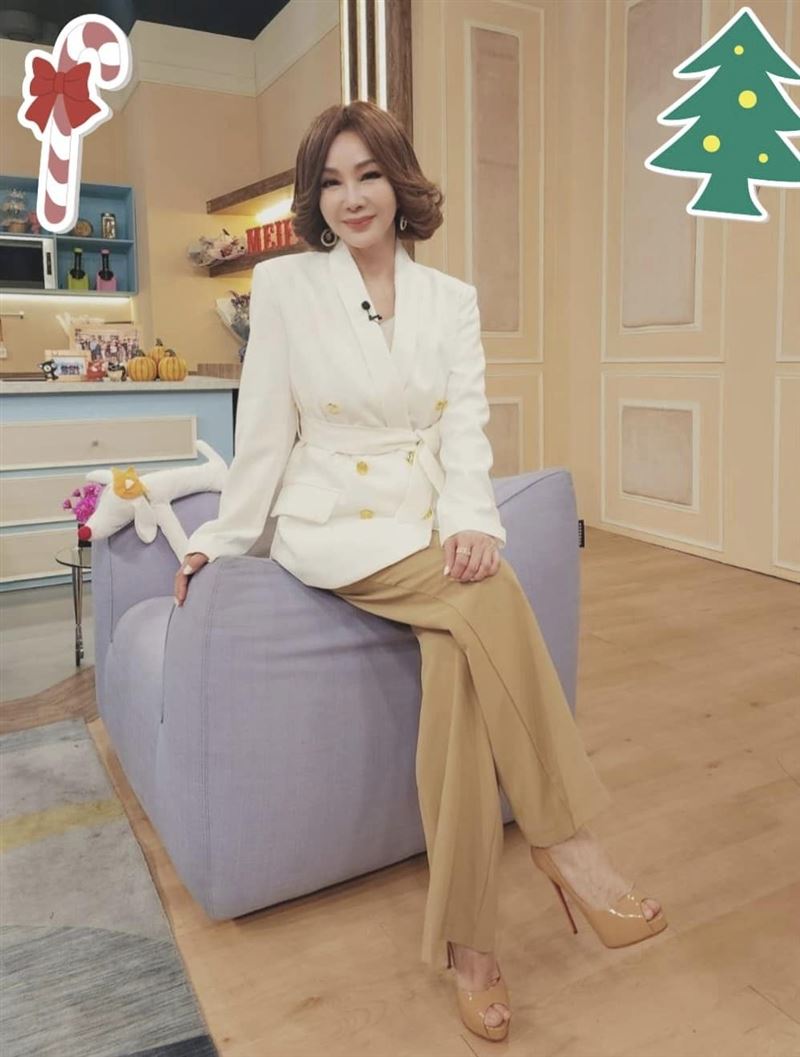 被小甜甜战火烧到 陈美凤脸书遭洗版	