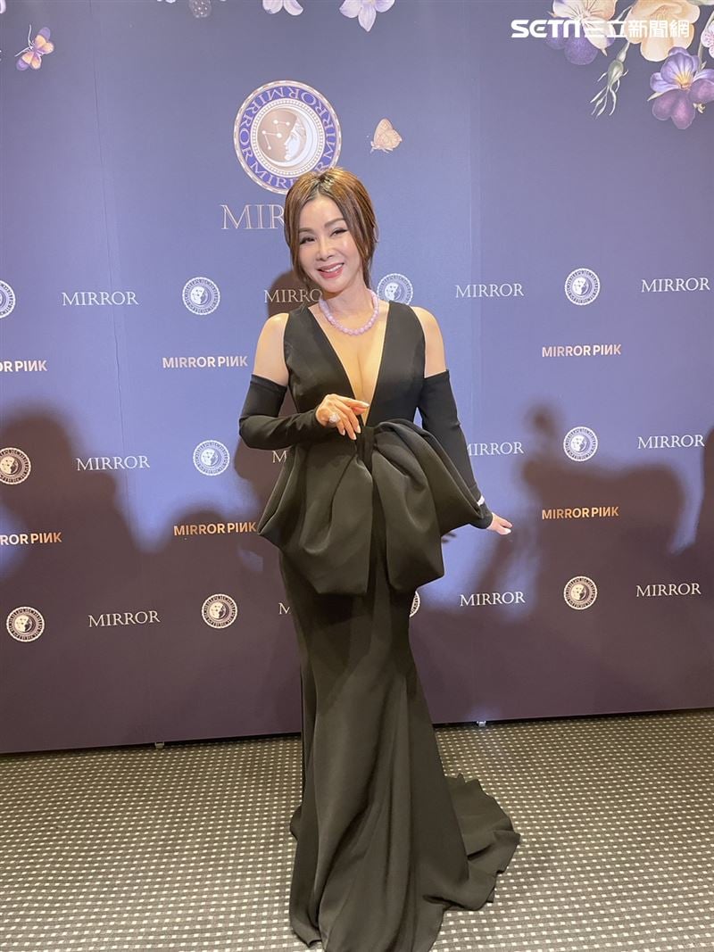 被小甜甜战火烧到 陈美凤脸书遭洗版	