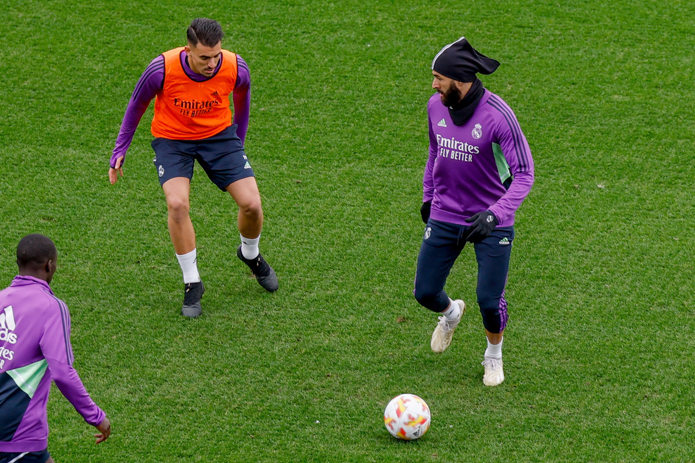 西甲| 巴塞本轮遭遇强敌  皇马放眼击破黄潜艇