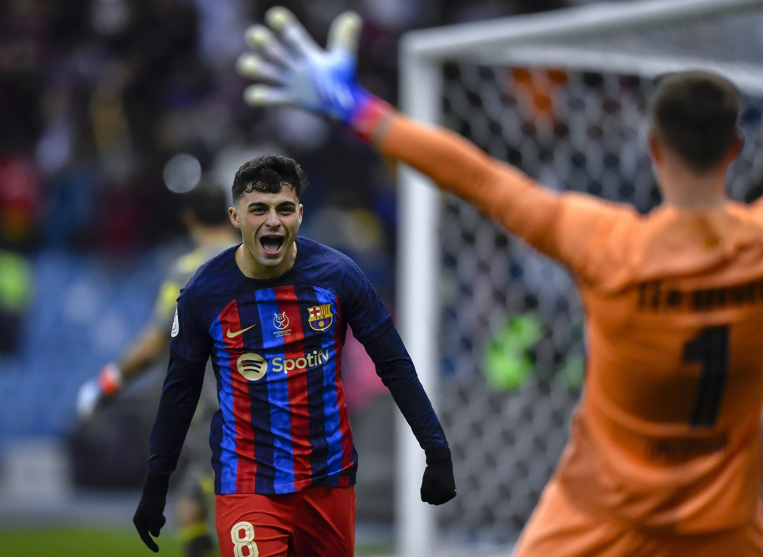 西超杯| 点球战险胜贝迪斯 巴塞巅峰决战皇马