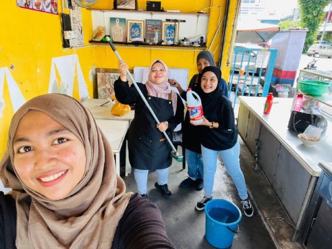 视频|不顾自己也要打包给邻居 业者赞大叔善良：给免费餐他坚持付钱