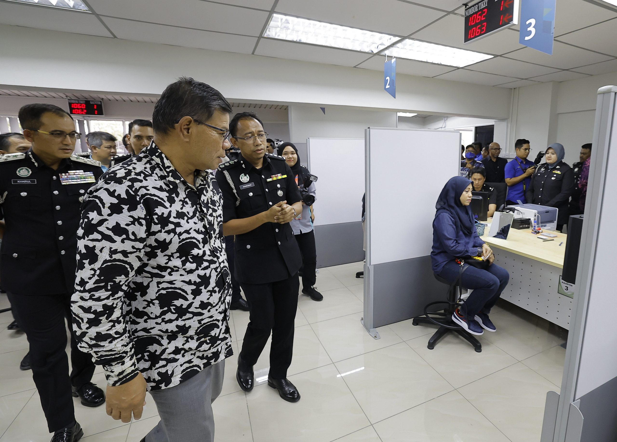 赛夫丁：20指定护照办公室星期六日办公