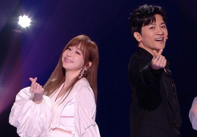 跨年晚会假唱冲上热搜 杨幂出场破收视纪录