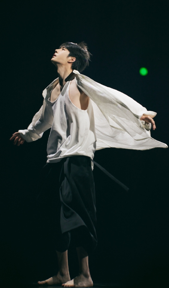 跨年晚会假唱冲上热搜 杨幂出场破收视纪录