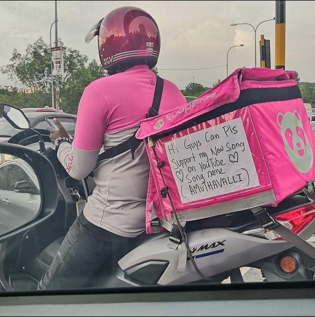 送餐员边送餐边打歌 首创曲意外走红