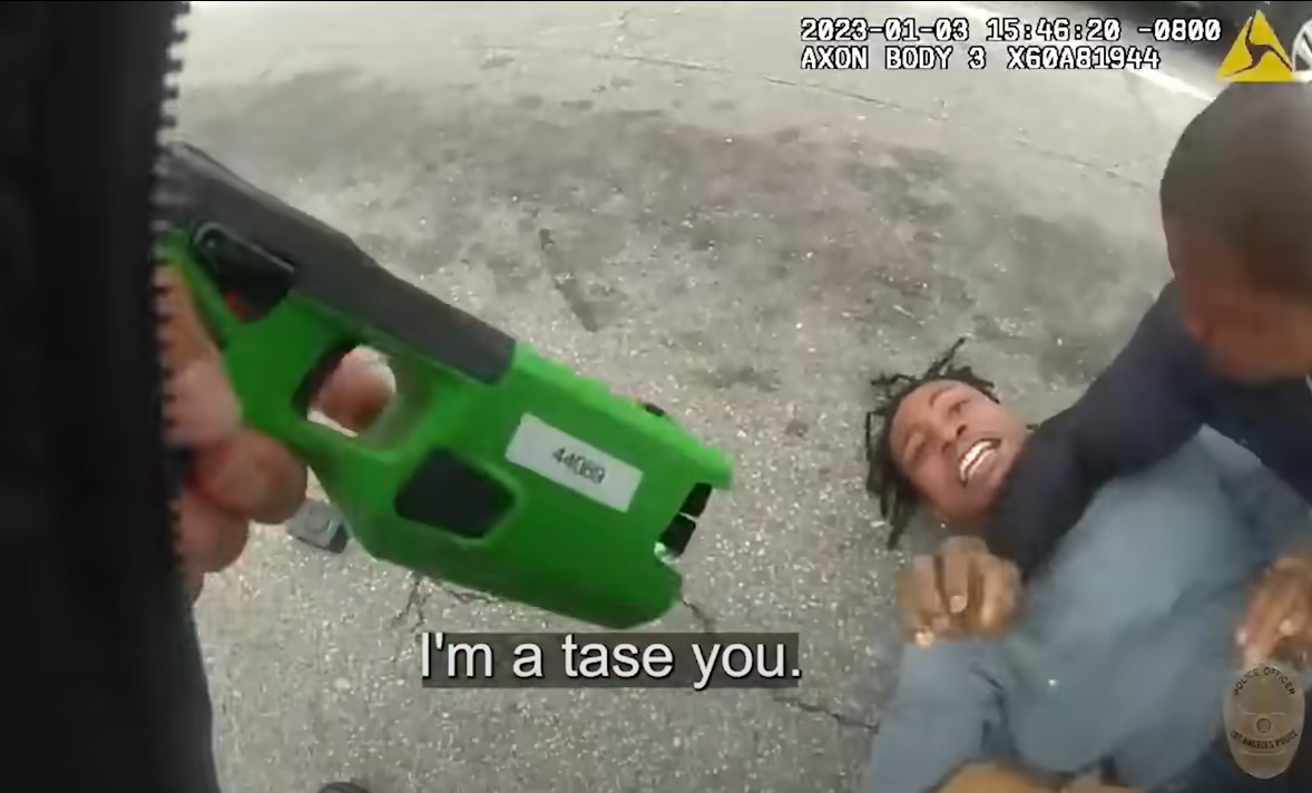 遭警以电击枪活活电死 老师生前呐喊求饶