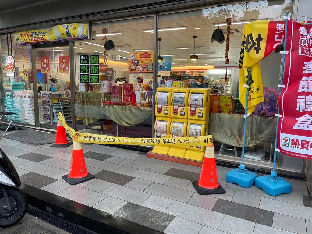 邀跳槽被拒恼羞成怒 保安掏钥匙插头杀同行