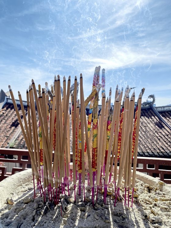 郑锦华／烧心香过新年