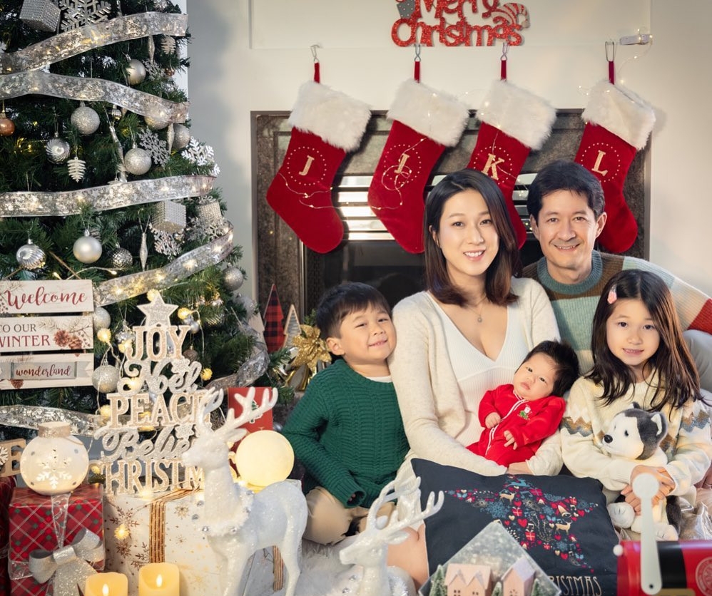 锺嘉欣一家五口购物被捕获 网分享偶遇经历为“黑面”平反