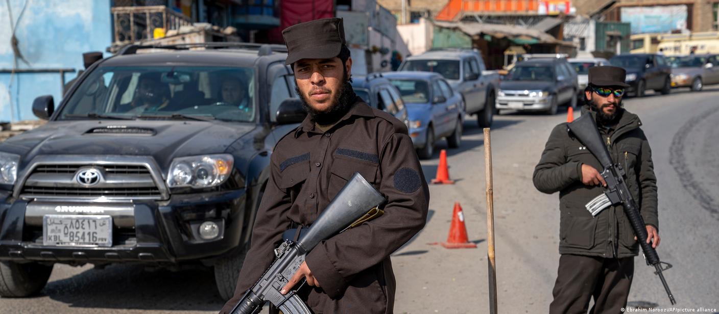 阿富汗军用机场附近发生爆炸 造成多人伤亡