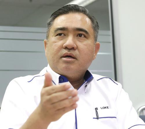 陆兆福:下月15日起 小学生及残友免费搭电动火车