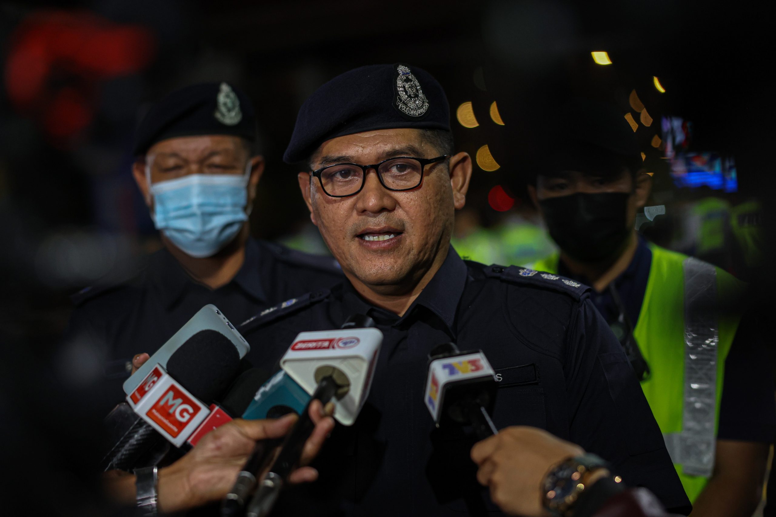 隆市安全行动19|4天开近8千张罚单 捕19酒驾司机