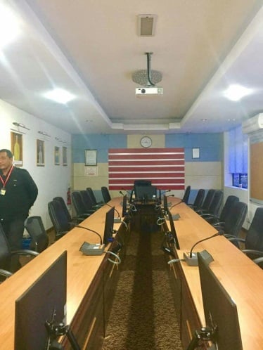 霹/头/姚德胜曾孙姚平西来访 参观姚德胜别墅