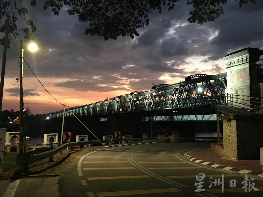 霹／版头／画页／122年维多利亚铁桥 如时光隧道打卡好去处