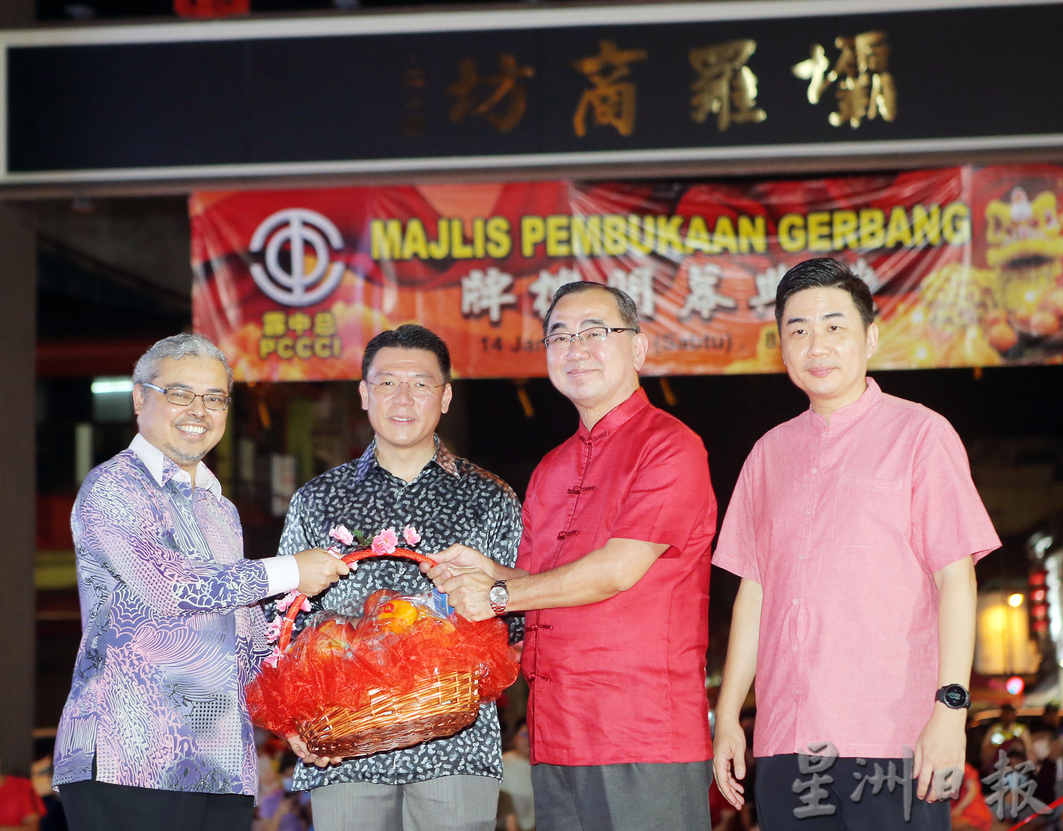 霹：封面主文／ 坝罗德坊料下月落成 双牌坊料成新街场新地标