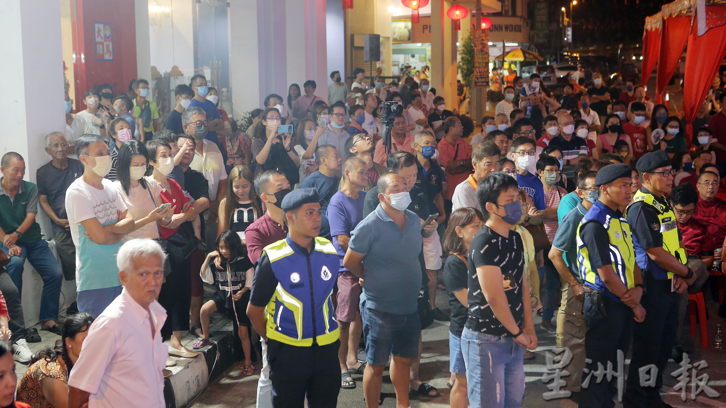 霹：封面主文／ 坝罗德坊料下月落成 双牌坊料成新街场新地标