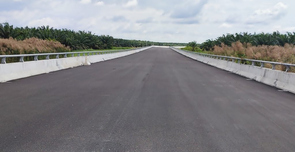 霹：封面主文／峇眼拿督大桥通车 龙谷各村庄受惠最大