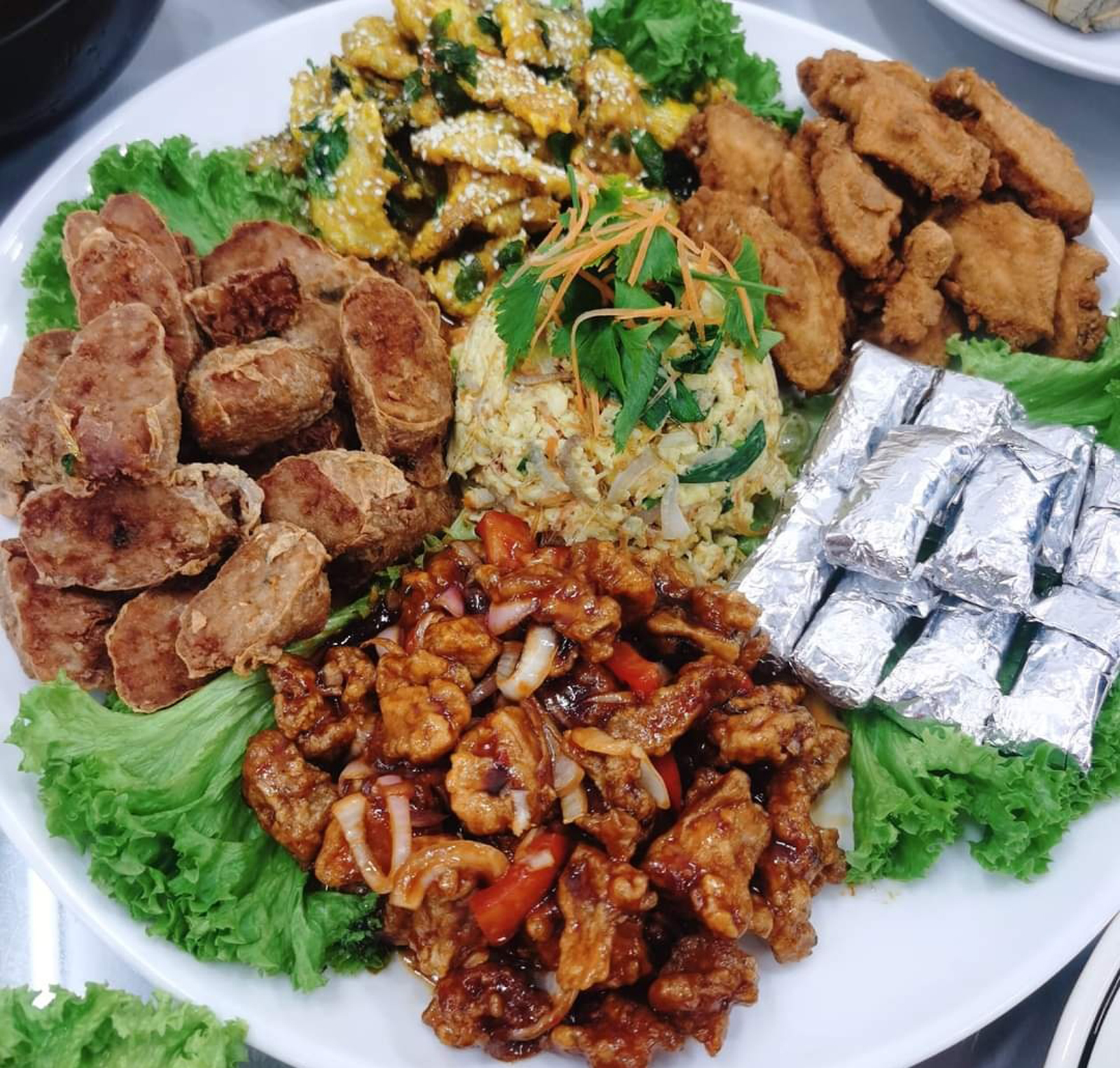 霹：封面主文／游子回乡 酒楼年菜爆单