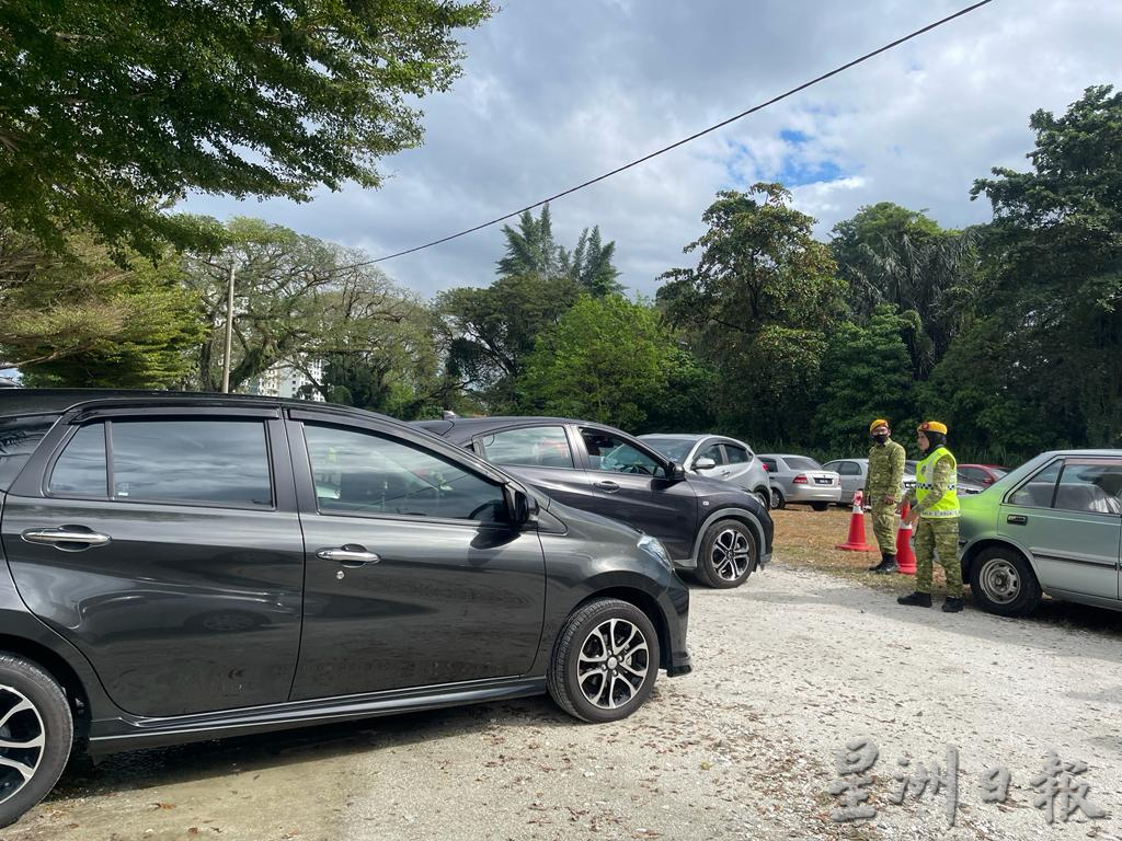 霹:显著/年初一上头炷香 怡各庙香火鼎盛 现上香人潮