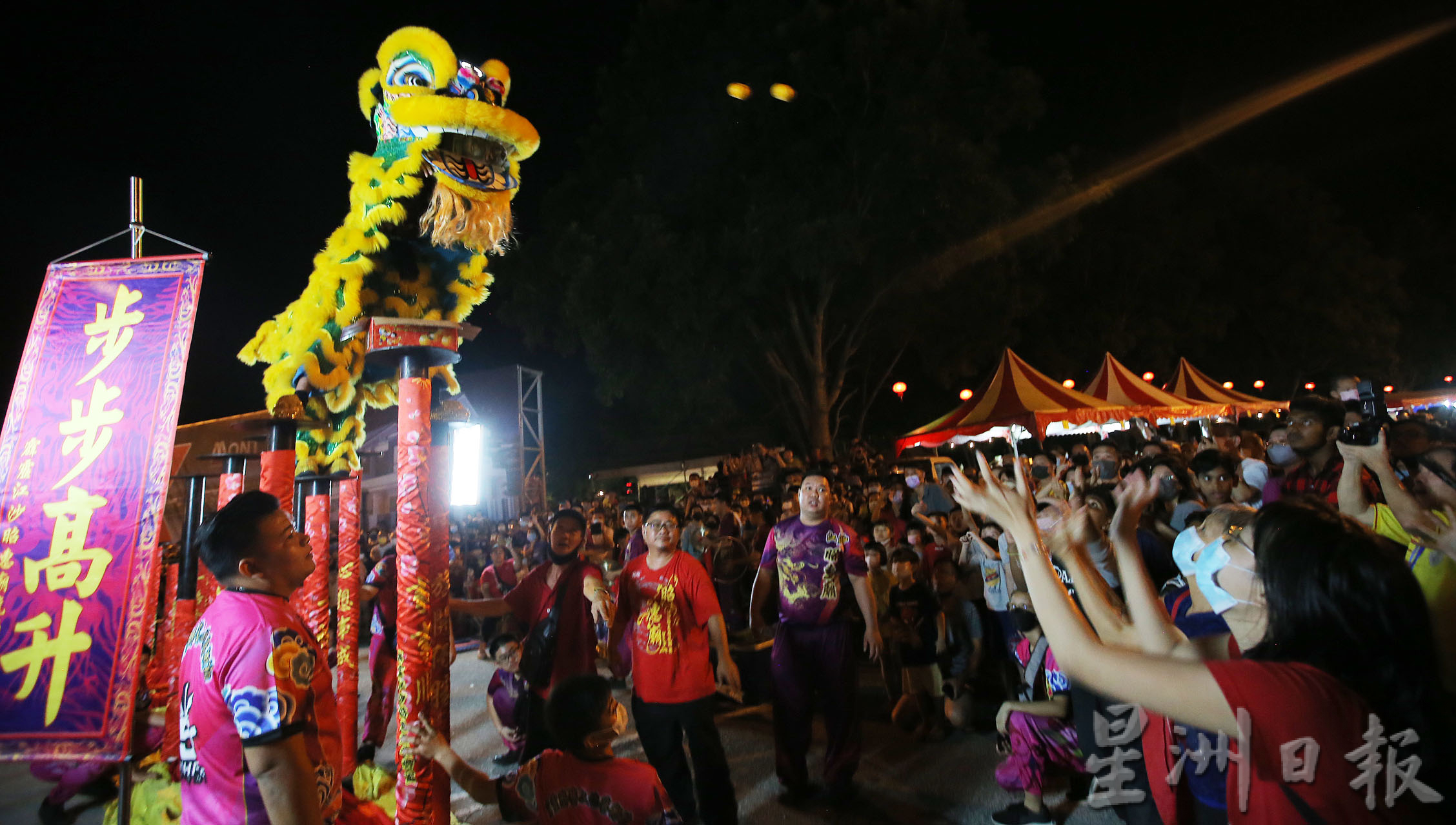 霹:版五头/华城新春大汇演热闹非凡 逾万人共襄盛举