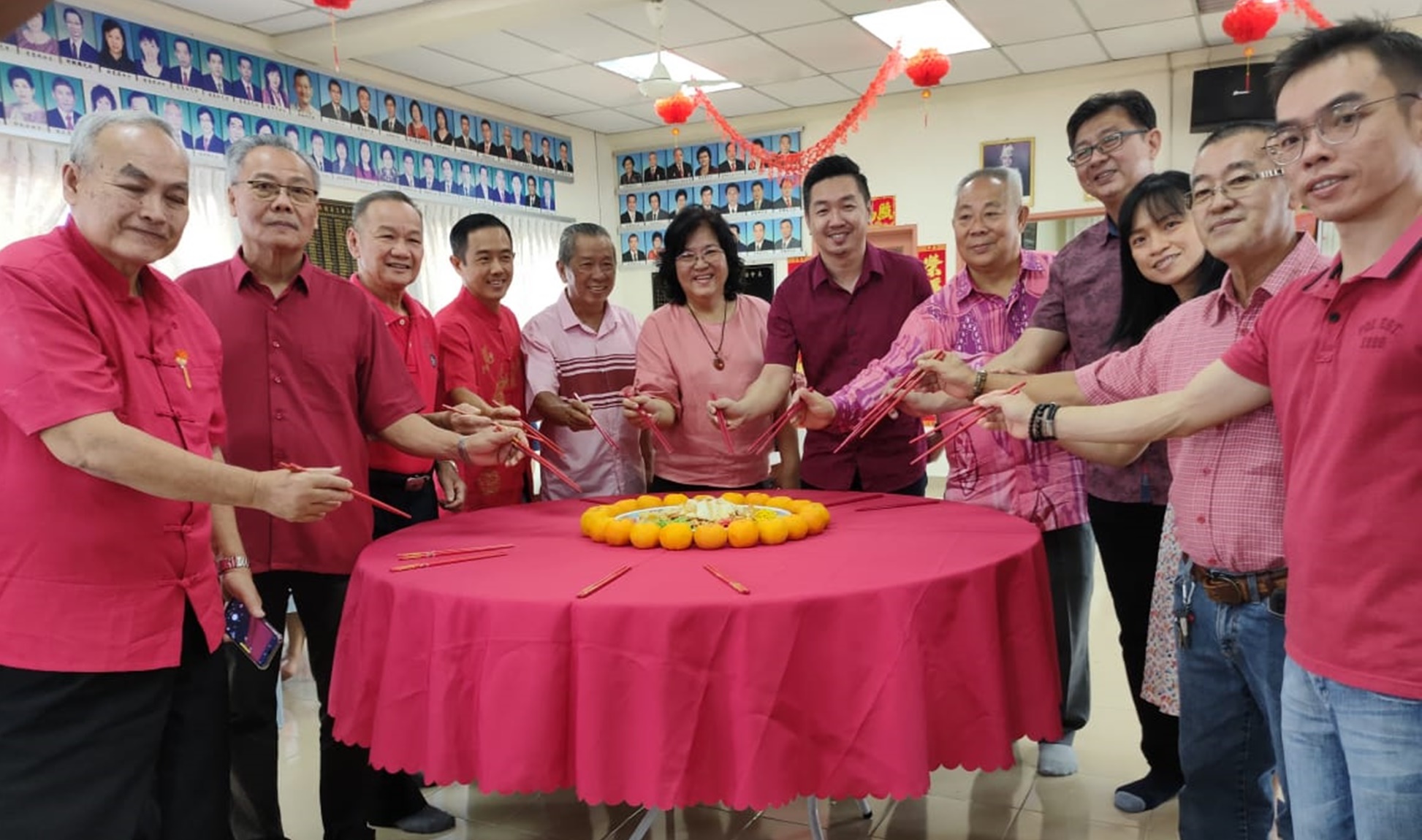 霹:王星元吁人民支持中庸的团结政府拒绝极端主义