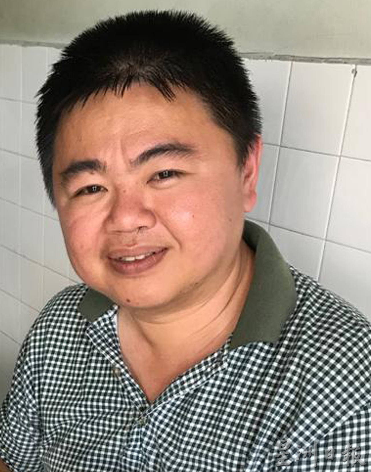 霹:第三版头/市议会执照费变相飙涨,再引民怨