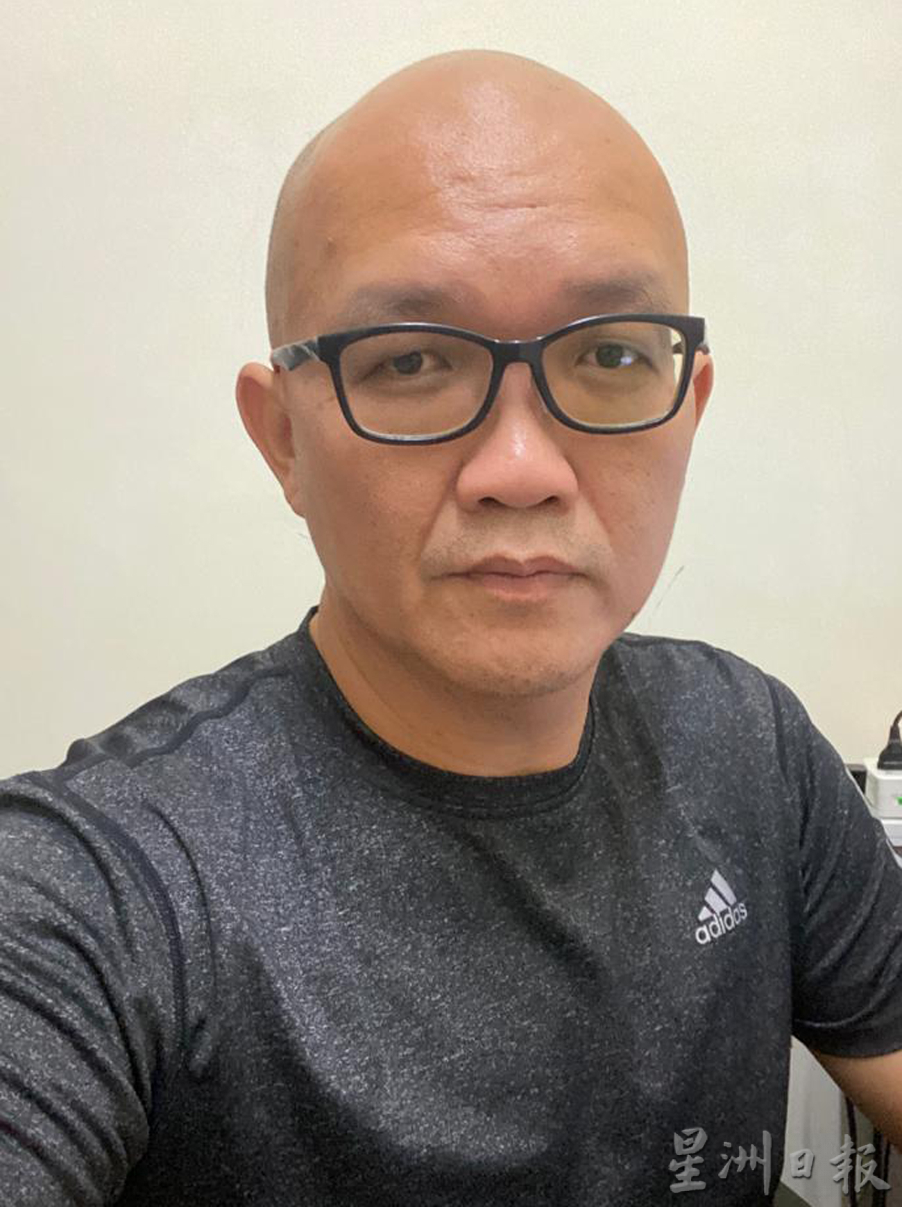 霹:第三版头/市议会执照费变相飙涨,再引民怨